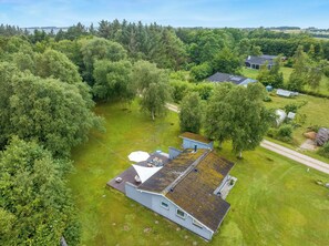 Exterior - Cozy holiday home 350 meters from the water in Amtoft. (Vesløs)