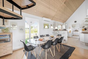 Dining - Large holiday home on 2 levels, with views of Ringkøbing Fjord and outdoor. (Skjern)