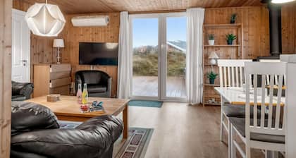 Lovely holiday home with a large terrace and outdoor hot tub, 500 meters from.