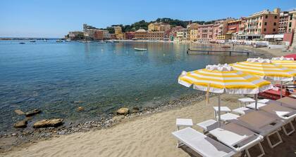 Apartment 'Casa Le Rocchette' with Sea View, Private Terrace and Wi-Fi