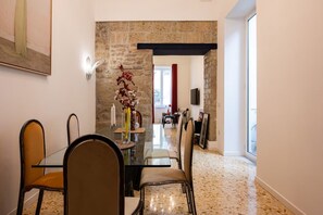 Dining - ELITE COLLECTION- MAISON NOIR (Naples)