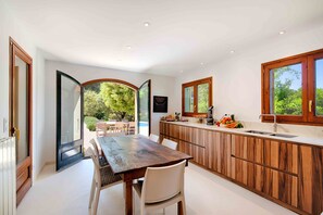Dining - Villa 'Casa Romani - Begur' with Private Pool, Private Terrace and Wi-Fi (Begur)