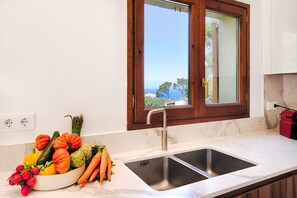 Interior - Villa 'Casa Romani - Begur' with Private Pool, Private Terrace and Wi-Fi (Begur)