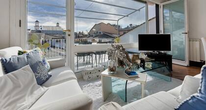 ‘Chiavari Elegante’ Apartment with Private Terrace, Balcony and Air Conditioning