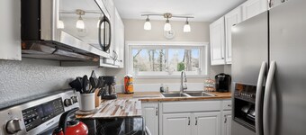 Walk to Downtown Brevard | Fire Pit | Bikes