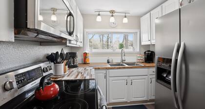 Walk to Downtown Brevard | Fire Pit | Bikes