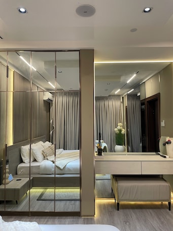 Apartment, Patio. Two Bedroom Luxury Apartment in Maitama