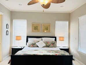 2 bedrooms, travel cot, WiFi - Beach Access & Poolside Patio! Easter Special! (South Padre Island)