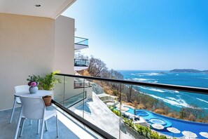 Outdoor dining - Stunning 2nd-Level | Views of Ocean, Beach & Pool (Huatulco)