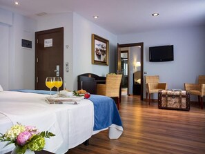 Free WiFi - HOTEL 40 NUDOS  (Aviles)