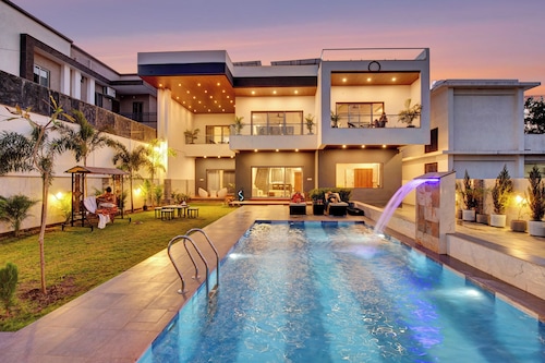 ELIVAAS Horizon Luxe 5BHK Villa
