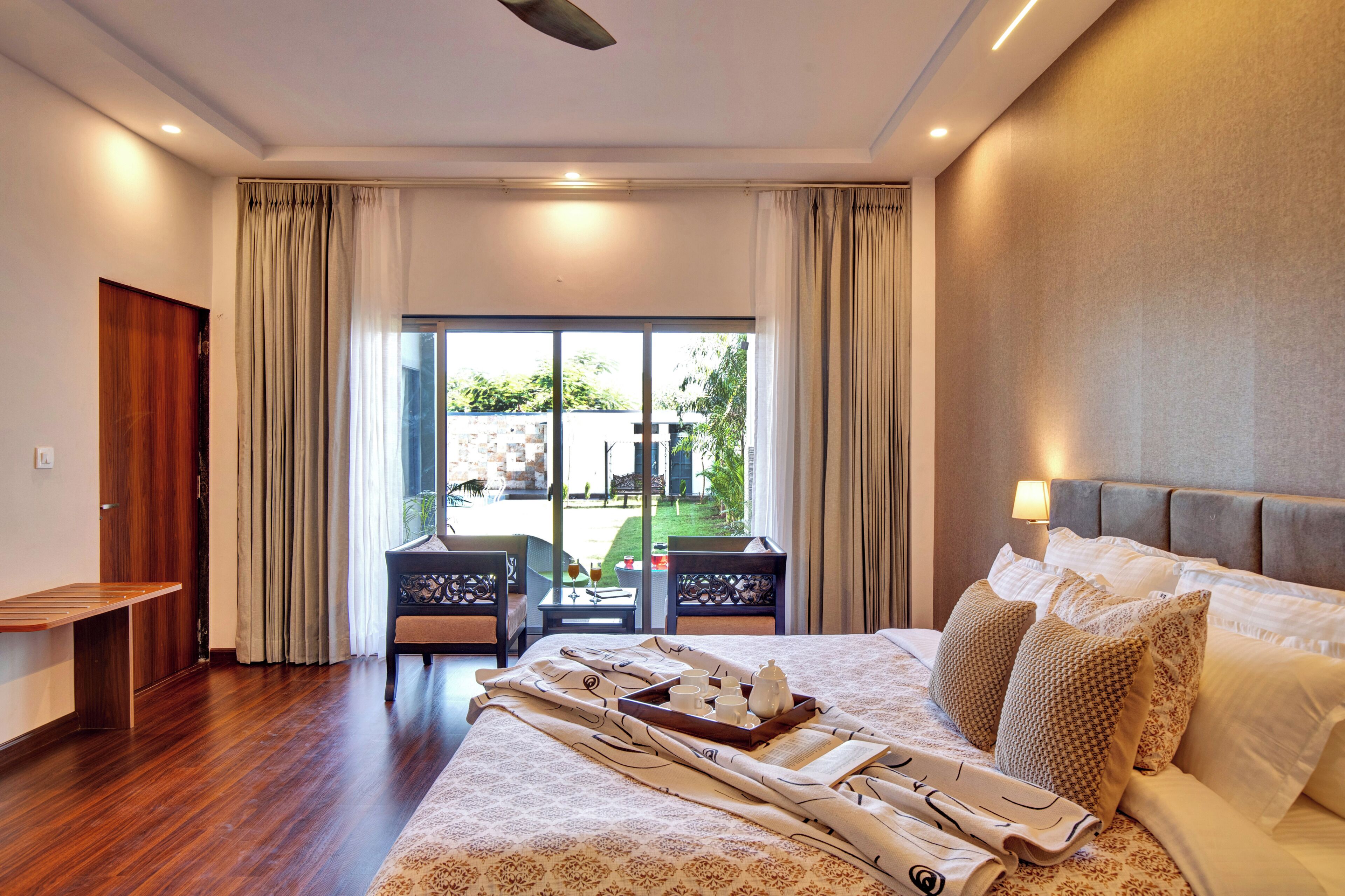 Villa de lujo, balcón, vista al jardín | Tabla de planchar con plancha y wifi gratis 