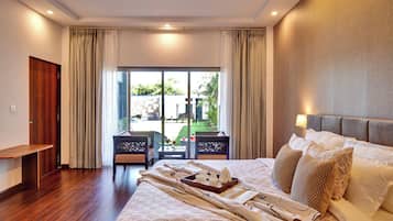 Villa de lujo, balcón, vista al jardín | Tabla de planchar con plancha y wifi gratis