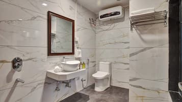 Villa Luxury, balcone, vista giardino | Bagno