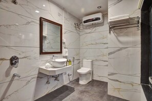 Villa Luxury, balcone, vista giardino | Bagno