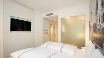 Standard Double Room | WiFi, bed sheets