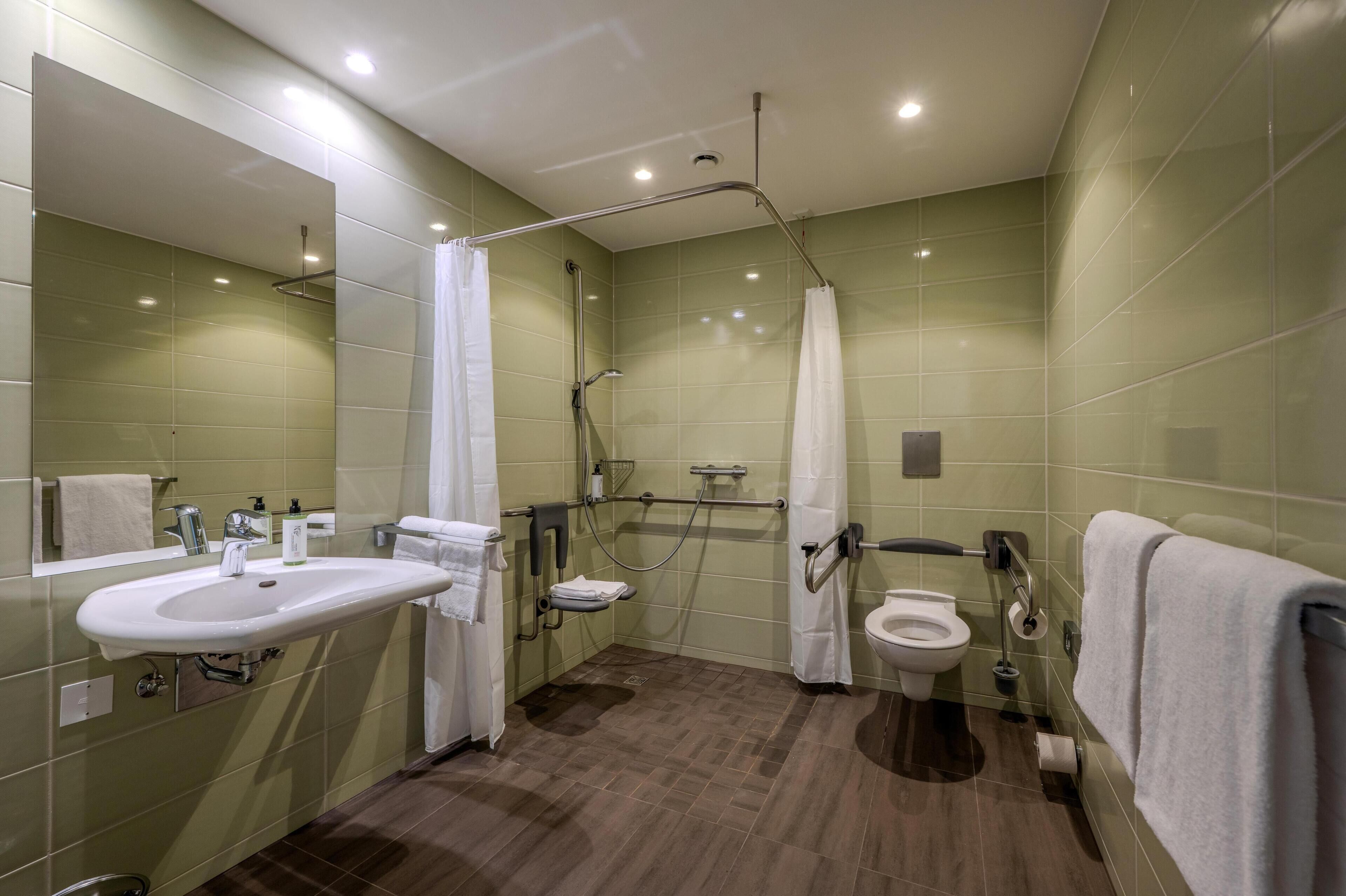 Double Room, Roll-in Shower | Accessible bathroom