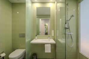 Standard Double Room | Bathroom