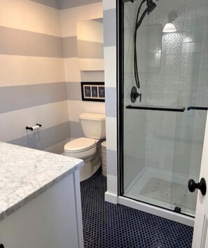 Bathroom - Short Drive to Red River Beach (Harwich)