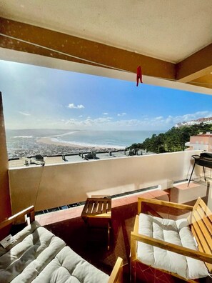 Property grounds - Gorgeous 2-bedroom apartment in welcoming Nazaré near the beach (Nazaré)