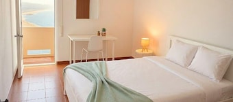 Gorgeous 2-bedroom apartment in welcoming Nazaré near the beach