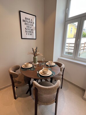 Dining - Peaceful 2-bedroom apartment in charming Vienna near city center (Vienna)