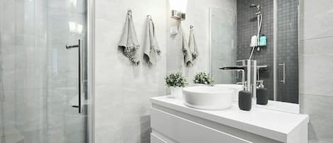Superior Apartment, 1 Double Bed with Sofa bed, Pets Allowed | Bathroom | Shower, hair dryer, bidet, towels