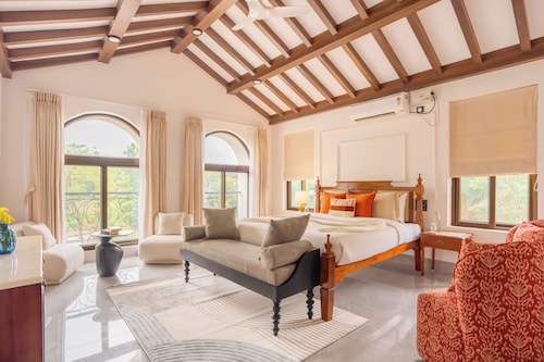 Elivaas Casa Verdea 4BHK Villa With Pool