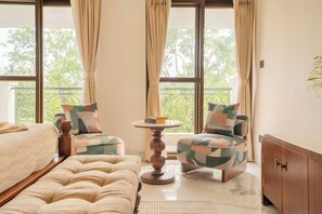 Vila luxo, sacada, vista para o jardim | Parte interna