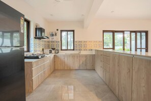 Private kitchen - Elivaas Casa Verdea 4BHK Villa With Pool (Siolim)
