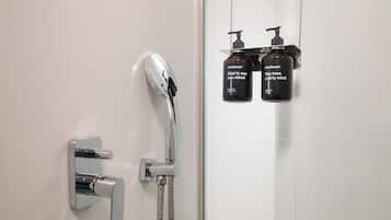 Basic-Doppel- oder -Zweibettzimmer | Badezimmer