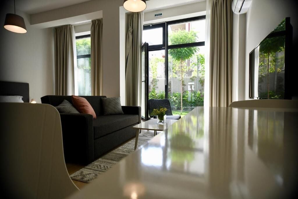Estudio superior, balcón | Zona de estar