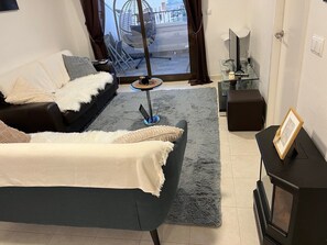 電視、壁爐