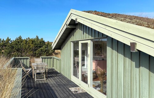 Gorgeous home in Blåvand with WiFi