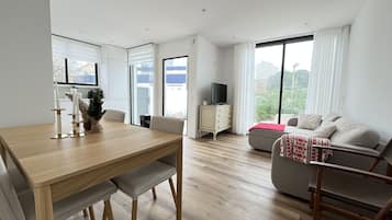 House | In-room dining