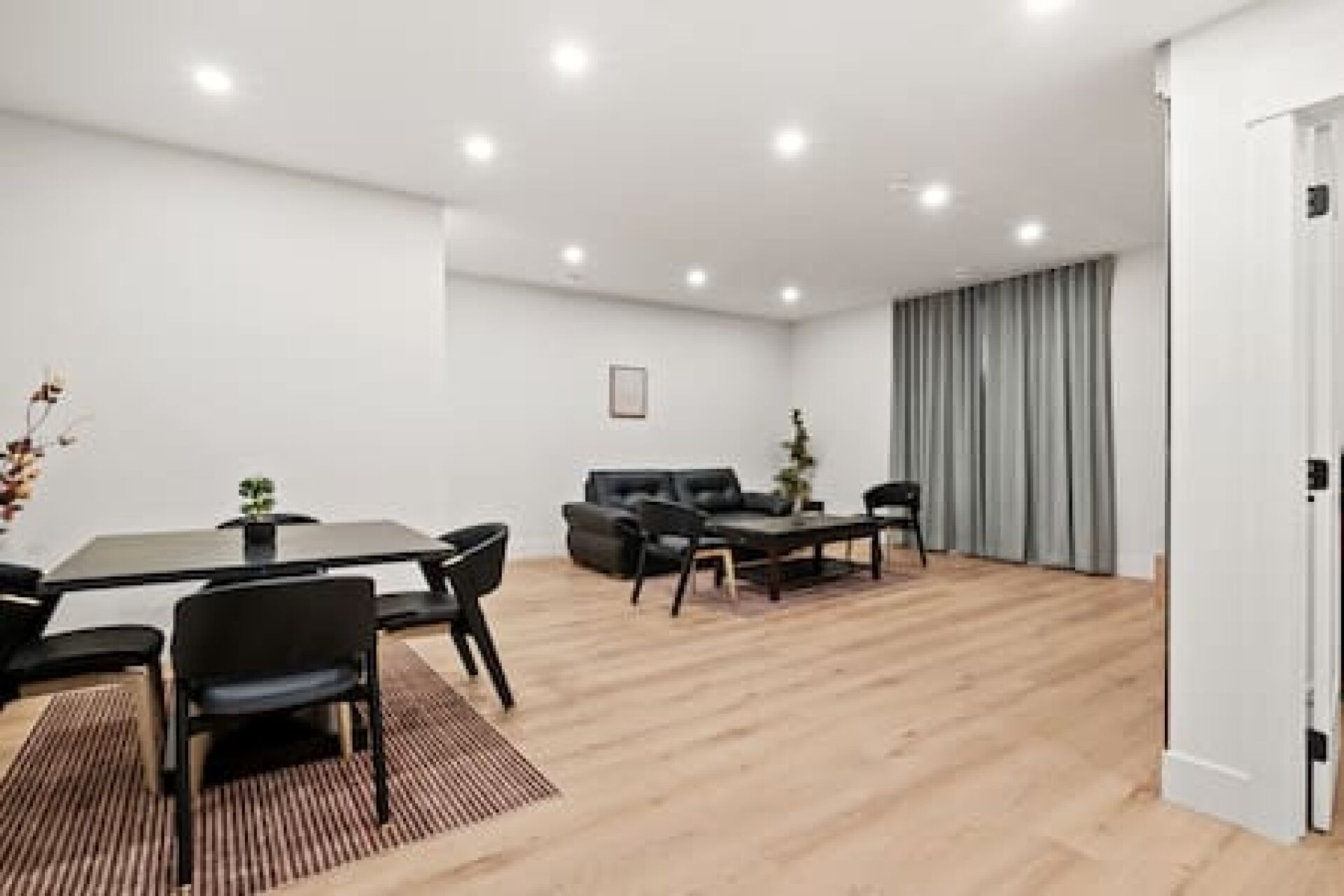 "Pavia" Suite, Private Entry, Short Walk To U Of C - Alberta