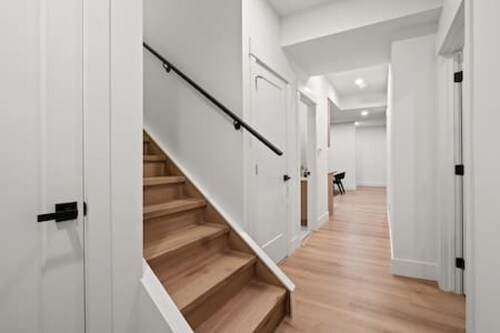 "Pavia" Suite, Private Entry, Short Walk to U of C