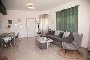 2 bedrooms - Meraki Beautiful Apartment Near the Sea (Malevizi)