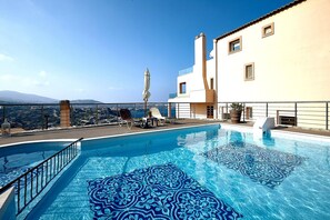 Villa - Sunny Dreams Villa With Pool Near Heraklion (Malevizi)