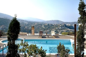 Villa - Sunny Dreams Villa With Pool Near Heraklion (Malevizi)