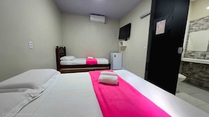 Comfort Triple Room | Free WiFi, bed sheets - Aurora nascer do sol (Aurora do Tocantins)