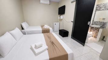 Chambre triple Confort | Accès au Wi-Fi (inclus), literie fournie