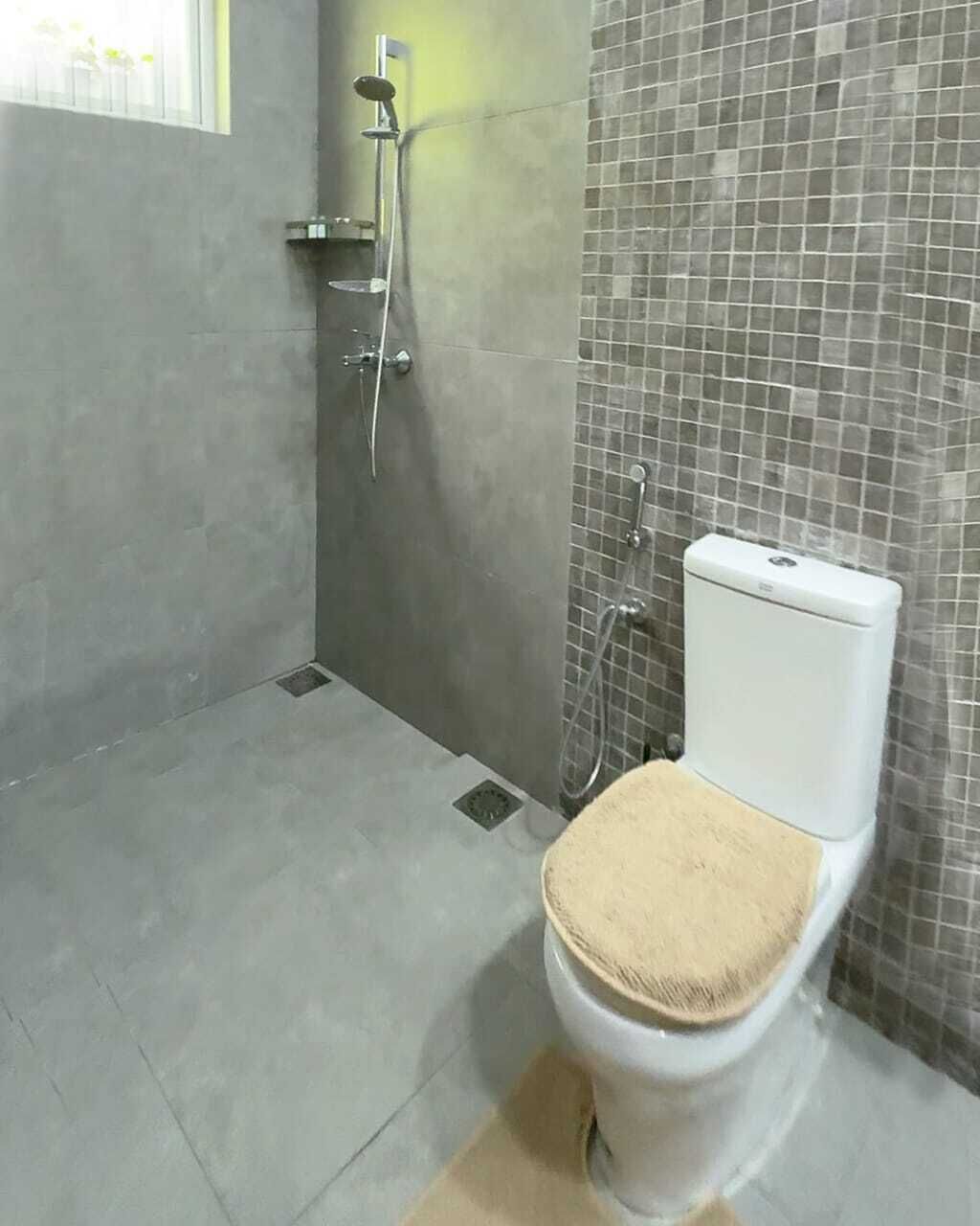 Hårtørrer, håndklæder, Sæbe, Toiletpapir
