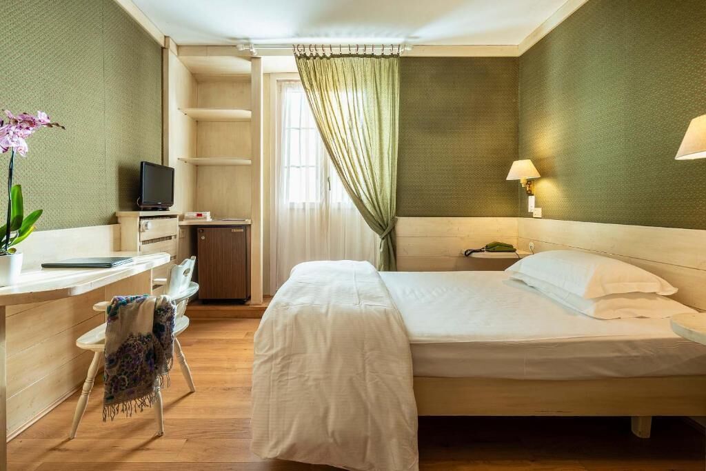 Camera Comfort con letto matrimoniale o 2 letti singoli, 1 letto king, balcone, vista montagna