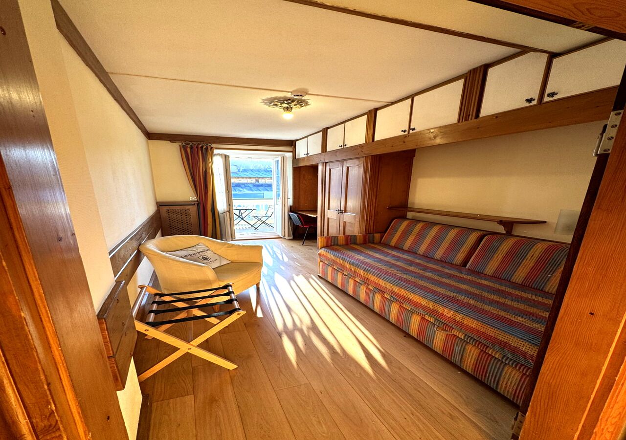 Suite, balcon, vue montagne | Coin séjour