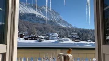 Chambre Deluxe Double ou avec lits jumeaux, balcon, vue montagne