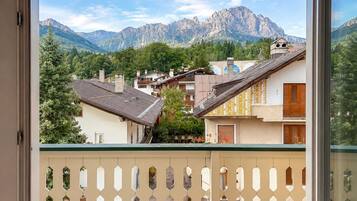 Suite, balcone, vista montagna | Vista dalla camera