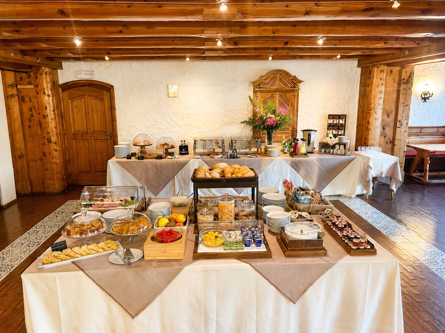 Tägliches inbegriffenes Frühstücksbuffet