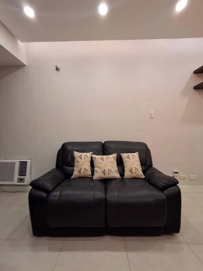 Standard-Studio, 1 Queen-Bett, Kochnische | Wohnbereich