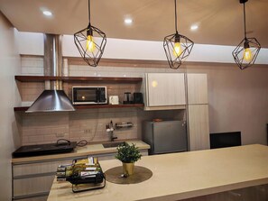 Standard Studio, 1 Queen Bed, Kitchenette | Private kitchenette - Cozy City Studio at Seibu Tower (Taguig)